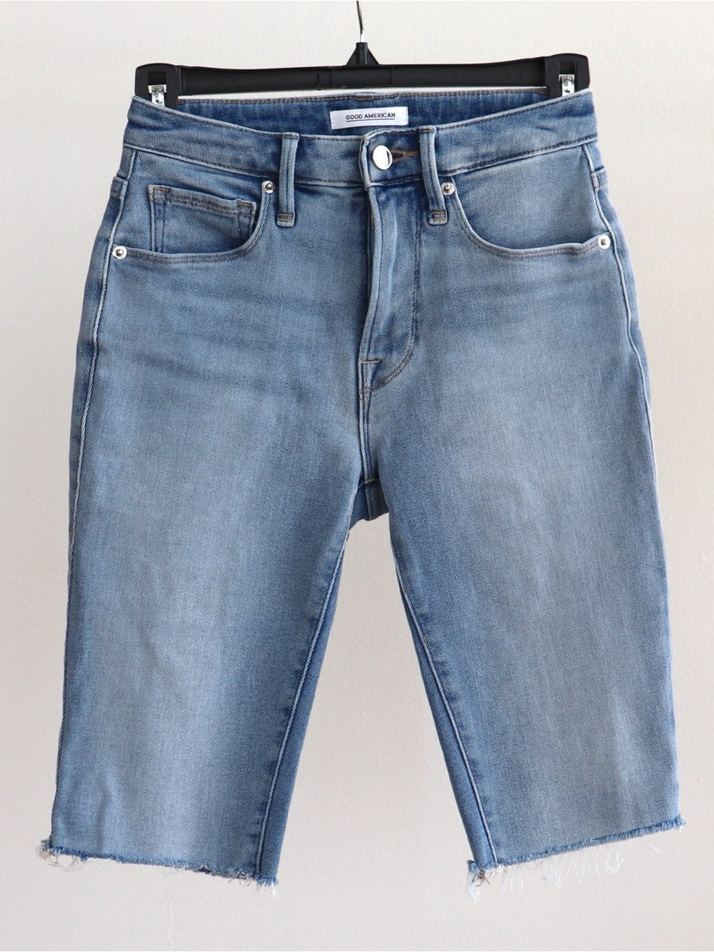 Good American - High Waisted Bermuda Shorts Medium Wash - Women’s 00/24